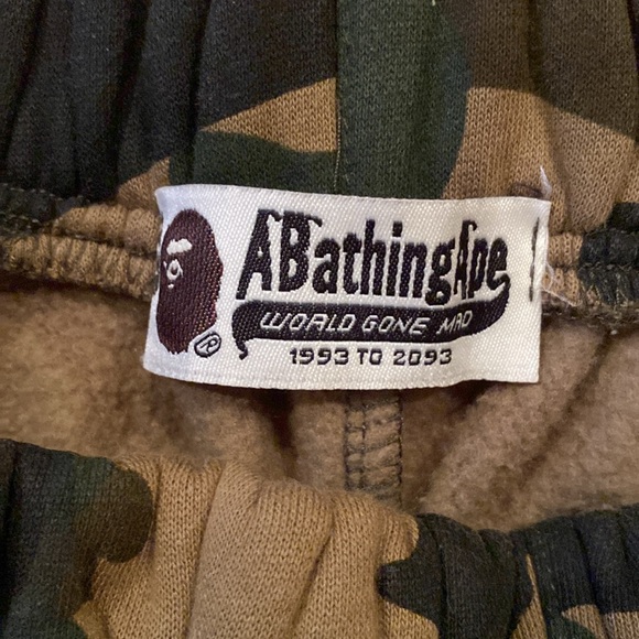 A Bathing Ape 🦍 Sweatpants - Picture 2 of 5